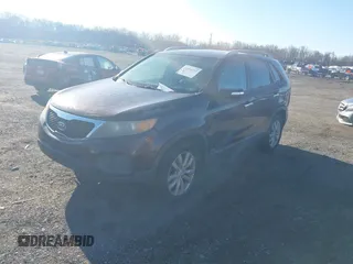 2011 Kia Sorento LX with VIN 5XYKTDA2XBG093596, listed as a IAAI auction lot 41901292 with 229,080 mi miles. Bid and sale history available at carsss.com. Image 2.