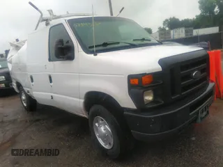 2008 Ford Econoline Cargo Commercial z VIN 1FTNE24W98DA82459, wystawiony jako IAAI lot #37243283 z przebiegiem 263 214 mil mil oraz . Historia ofert i sprzedaży dostępna na DreamBid. Obrazek 1.