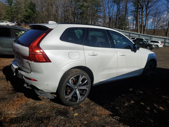 2024 Volvo XC60 Ultimate Dark Theme с VIN YV4L12RM9R1714600, выставлен на аукционе Copart как лот 77959124 с пробегом 21 836 миль миль и Списание • Salvage title. История ставок и продаж доступна на DreamBid. Изображение 3.
