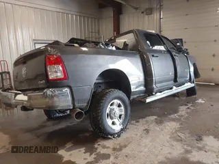 2022 Ram 2500 Tradesman with VIN 3C6UR5CL5NG299330, listed as a IAAI auction lot 41545417 with 61,631 mi miles. Bid and sale history available at carsss.com. Image 4.