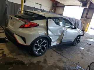 2022 Toyota C-HR XLE z VIN NMTKHMBX3NR146382, wystawiony jako Copart lot #55765105 z przebiegiem 32 052 mil mil oraz Szkoda całkowita • Salvage title. Historia ofert i sprzedaży dostępna na DreamBid. Obrazek 3.
