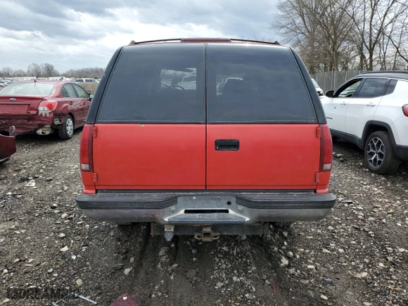 1995 Chevrolet Tahoe with VIN 1GNEK13K8SJ366795, listed as a Copart auction lot 49712575 with 236,025 mi miles and Salvage Title. Bid and sale history available at carsss.com. Image 6.