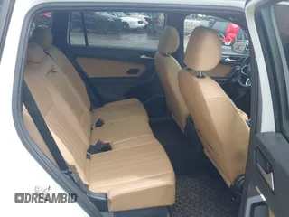 2022 Volkswagen Tiguan SE z VIN 3VV2B7AX0NM079702, wystawiony jako IAAI lot #42600950 z przebiegiem 91 826 mil mil oraz . Historia ofert i sprzedaży dostępna na DreamBid. Obrazek 8.