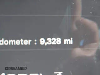 2024 Tesla Model 3 z VIN 5YJ3E1EA4RF751347, wystawiony jako IAAI lot #42185531 z przebiegiem 9328 mil mil oraz . Historia ofert i sprzedaży dostępna na DreamBid. Obrazek 14.