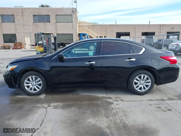 2016 Nissan Altima 2.5 SL with VIN 1N4AL3APXGC138765, listed as a IAAI auction lot 41540035 with 114,966 mi miles. Bid and sale history available at carsss.com. Image 15.