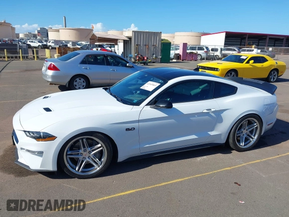 2021 Ford Mustang GT z VIN 1FA6P8CF5M5142279, wystawiony jako IAAI lot #42165065 z przebiegiem 30 109 mil mil oraz . Historia ofert i sprzedaży dostępna na DreamBid. Obrazek 6.