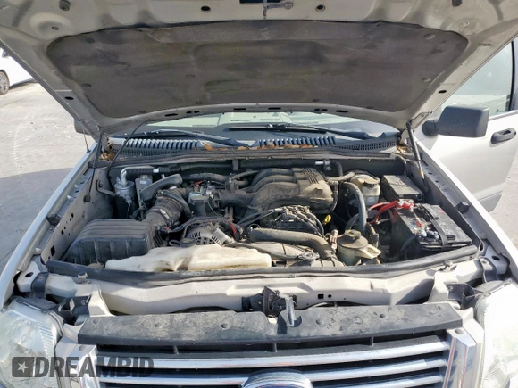 2006 Ford Explorer XLT z VIN 1FMEU73E56UB44893, wystawiony jako Copart lot #56674475 z przebiegiem 167 351 mil mil oraz Szkoda całkowita • Salvage title. Historia ofert i sprzedaży dostępna na DreamBid. Obrazek 12.