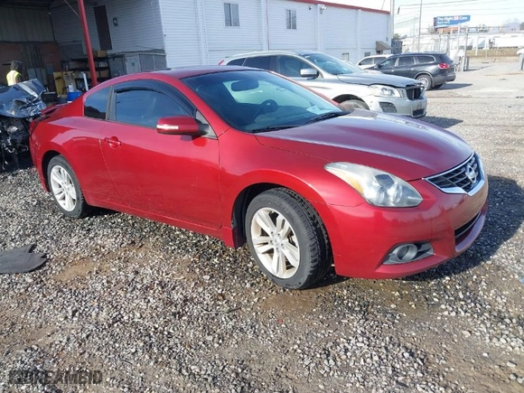2013 Nissan Altima 2.5 S with VIN 1N4AL2EP4DC263650, listed as a IAAI auction lot 41811358 with 114,441 mi miles. Bid and sale history available at carsss.com. Image 1.