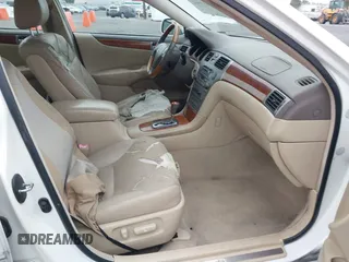 2005 Lexus ES 350 z VIN JTHBA30G555058909, wystawiony jako IAAI lot #42413562 z przebiegiem 186 965 mil mil oraz . Historia ofert i sprzedaży dostępna na DreamBid. Obrazek 5.