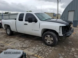 2007 Chevrolet Silverado 1500 LT w/1LT with VIN 1GCEC19087Z561266, listed as a Copart auction lot 68444634 with 283,996 mi miles and Salvage Title. Bid and sale history available at carsss.com. Image 4.