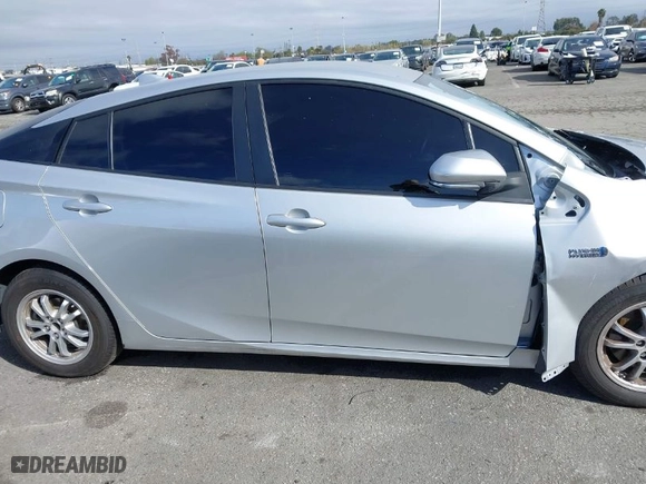 2021 Toyota Prius Prime LE with VIN JTDKAMFP7M3186870, listed as a IAAI auction lot 41524568 with NaN miles. Bid and sale history available at carsss.com. Image 13.
