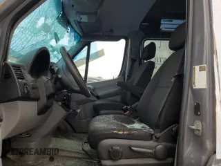 2015 Mercedes-Benz Sprinter Crew with VIN WD4PE7DC2F5964050, listed as a Copart auction lot 39276904 with 182,815 mi miles. Bid and sale history available at carsss.com. Image 7.