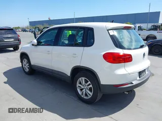 2012 Volkswagen Tiguan SE z VIN WVGAV7AX2CW522958, wystawiony jako IAAI lot #42516794 z przebiegiem 107 144 mil mil oraz . Historia ofert i sprzedaży dostępna na DreamBid. Obrazek 3.