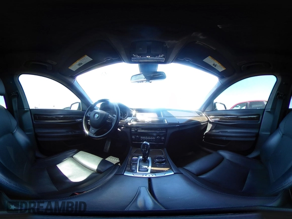 2015 BMW 7 Series 750i с VIN WBAYA8C59FD825698, выставлен на аукционе IAAI как лот 42009098 с пробегом 71 639 миль миль и . История ставок и продаж доступна на DreamBid. Изображение 17.