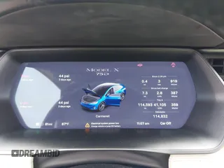 2018 Tesla Model X 75D with VIN 5YJXCAE2XJF111180, listed as a IAAI auction lot 41988079 with 114,593 mi miles and . Bid and sale history available at DreamBid. Image 7.