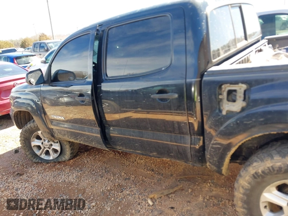 2013 Toyota Tacoma with VIN 3TMLU4EN3DM106670, listed as a IAAI auction lot 41696618 with 176,353 mi miles and . Bid and sale history available at DreamBid. Image 14.