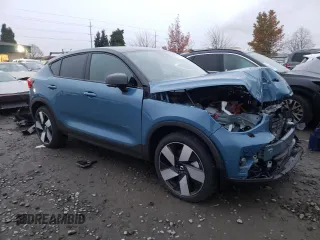 2022 Volvo C40 Ultimate with VIN YV4ED3GB6N2002492, listed as a Copart auction lot 69524222 with 3,620 mi miles. Bid and sale history available at carsss.com. Image 4.