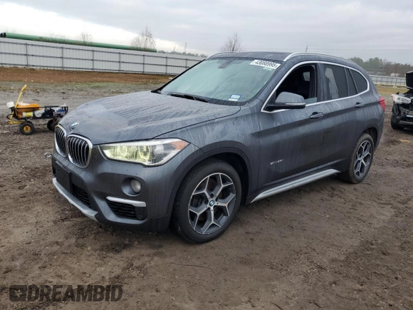2017 BMW X1 sDrive28i with VIN WBXHU7C3XH5H38074, listed as a Copart auction lot 43088995 with 98,820 mi miles and Salvage Title. Bid and sale history available at carsss.com. Image 1.