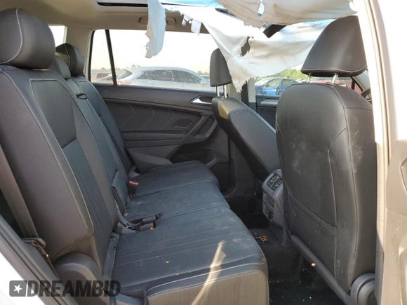 2024 Volkswagen Tiguan SE z VIN 3VVNB7AX8RM013904, wystawiony jako Copart lot #53521455 z przebiegiem 13 477 mil mil oraz Szkoda całkowita • Salvage title. Historia ofert i sprzedaży dostępna na DreamBid. Obrazek 10.