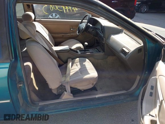 1992 Ford Thunderbird with VIN 1FAPP6049NH155435, listed as a IAAI auction lot 41995083 with 152,615 mi miles and . Bid and sale history available at DreamBid. Image 5.