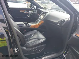 2016 Lincoln MKX Reserve with VIN 2LMTJ6LR2GBL24180, listed as a IAAI auction lot 41813070 with 124,126 mi miles. Bid and sale history available at carsss.com. Image 5.