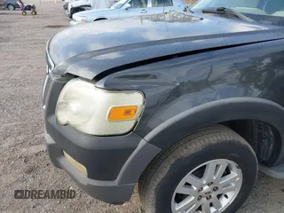 2007 Ford Explorer Sport Trac XLT with VIN 1FMEU31K27UB31618, listed as a IAAI auction lot 42104195 with 110,889 mi miles. Bid and sale history available at carsss.com. Image 6.