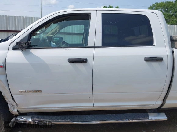 2019 Ram 2500 Tradesman with VIN 3C6UR5CJ4KG670813, listed as a IAAI auction lot 42412667 with 149,503 mi miles and . Bid and sale history available at DreamBid. Image 14.
