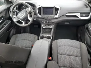 2024 GMC Terrain SLE z VIN 3GKALTEG2RL156273, wystawiony jako Copart lot #57972305 z przebiegiem Nie podano mil oraz Szkoda całkowita • Salvage title. Historia ofert i sprzedaży dostępna na DreamBid. Obrazek 8.