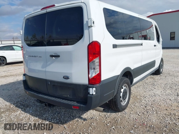 2022 Ford Transit Passenger XL with VIN 1FBAX2Y83NKA59579, listed as a IAAI auction lot 40688586 with 5,101 mi miles. Bid and sale history available at carsss.com. Image 4.