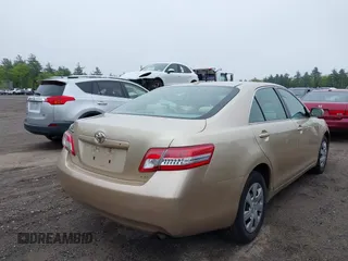 2010 Toyota Camry z VIN 4T4BF3EK0AR012910, wystawiony jako IAAI lot #42260460 z przebiegiem 175 911 mil mil oraz . Historia ofert i sprzedaży dostępna na DreamBid. Obrazek 4.