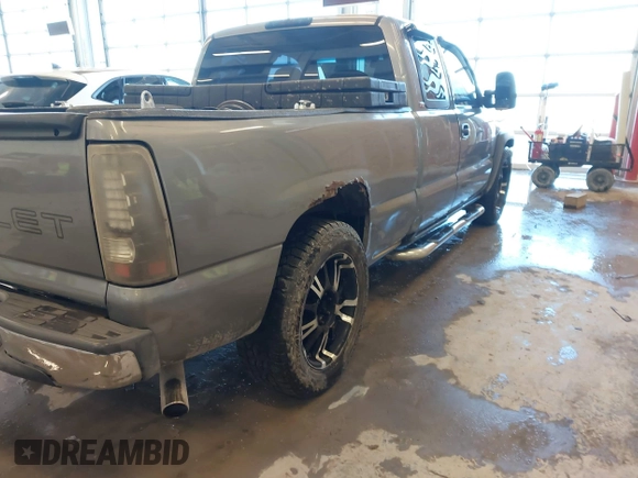 2006 Chevrolet Silverado 1500 Work Truck with VIN 1GCEC19X76Z300027, listed as a IAAI auction lot 41378404 with 171,637 mi miles. Bid and sale history available at carsss.com. Image 19.