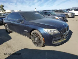 2012 BMW 7 Series 750i z VIN WBAKA8C52CCY37618, wystawiony jako Copart lot #87510215 z przebiegiem 113 512 mil mil oraz Czysty tytuł • Clean title. Historia ofert i sprzedaży dostępna na DreamBid. Obrazek 4.