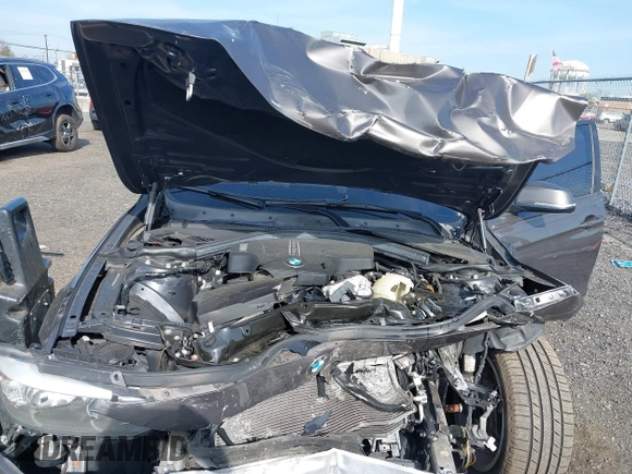 2015 BMW 3 Series 320i xDrive с VIN WBA3C3G50FNT50924, выставлен на аукционе IAAI как лот 42084473 с пробегом Не указан миль и . История ставок и продаж доступна на DreamBid. Изображение 10.