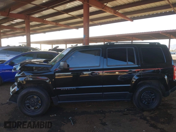 2014 Jeep Patriot Sport with VIN 1C4NJPBB7ED915924, listed as a IAAI auction lot 41641555 with 131,732 mi miles. Bid and sale history available at carsss.com. Image 14.
