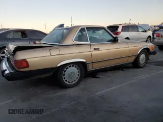 1987 Mercedes-Benz 560 560SL with VIN WDBBA48D1HA056537, listed as a Copart auction lot 80232424 with 251,006 mi miles and Clean Title. Bid and sale history available at carsss.com. Image 3.
