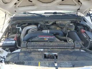 2006 Ford F-250 XL z VIN 1FTSX21P86EC90074, wystawiony jako Copart lot #62201065 z przebiegiem 96 051 mil mil oraz Szkoda całkowita • Salvage title. Historia ofert i sprzedaży dostępna na DreamBid. Obrazek 11.