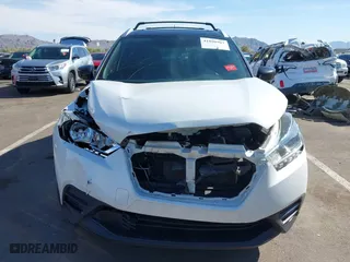 2018 Nissan Kicks SR with VIN 3N1CP5CUXJL504437, listed as a IAAI auction lot 41890907 with 137,572 mi miles. Bid and sale history available at carsss.com. Image 13.