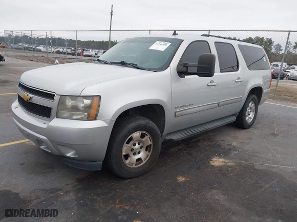 2010 Chevrolet Suburban Commercial with VIN 1GNUKHE30AR186320, listed as a IAAI auction lot 41544991 with 216,037 mi miles. Bid and sale history available at carsss.com. Image 19.