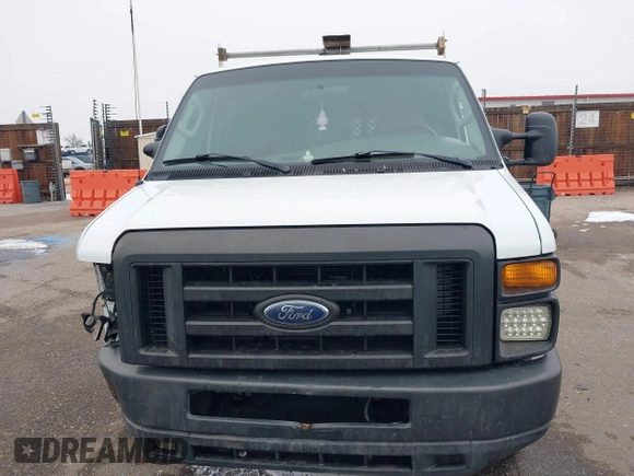 2008 Ford Econoline Cargo Commercial z VIN 1FTNE14W08DA57153, wystawiony jako IAAI lot #41596848 z przebiegiem 121 347 mil mil oraz . Historia ofert i sprzedaży dostępna na DreamBid. Obrazek 12.