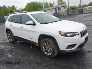 2020 Jeep Cherokee Altitude z VIN 1C4PJMLB0LD509566, wystawiony jako IAAI lot #42226689 z przebiegiem 25 915 mil mil oraz . Historia ofert i sprzedaży dostępna na DreamBid. Obrazek 1.