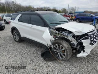 2025 Ford Explorer Platinum with VIN 1FMWK8HC5SGA65983, listed as a Copart auction lot 49856645 with 3,870 mi miles and Salvage title. Bid and sale history available at DreamBid. Image 4.