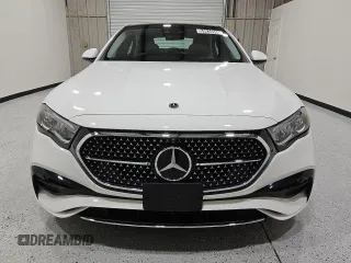 2025 Mercedes-Benz E 350 z VIN W1KLF4HB7SA095796, wystawiony jako Copart lot #59636555 z przebiegiem 10 489 mil mil oraz Czysty tytuł • Clean title. Historia ofert i sprzedaży dostępna na DreamBid. Obrazek 5.