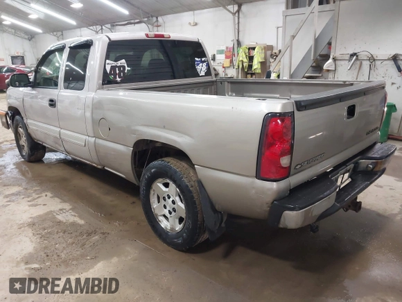 2005 Chevrolet Silverado 1500 Z71 with VIN 1GCEK19Z55Z148705, listed as a IAAI auction lot 42084628 with 217,172 mi miles. Bid and sale history available at carsss.com. Image 3.