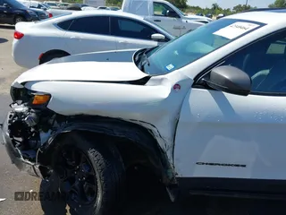 2021 Jeep Cherokee Trailhawk with VIN 1C4PJMBX1MD145169, listed as a IAAI auction lot 42340464 with 50,925 mi miles and . Bid and sale history available at DreamBid. Image 17.
