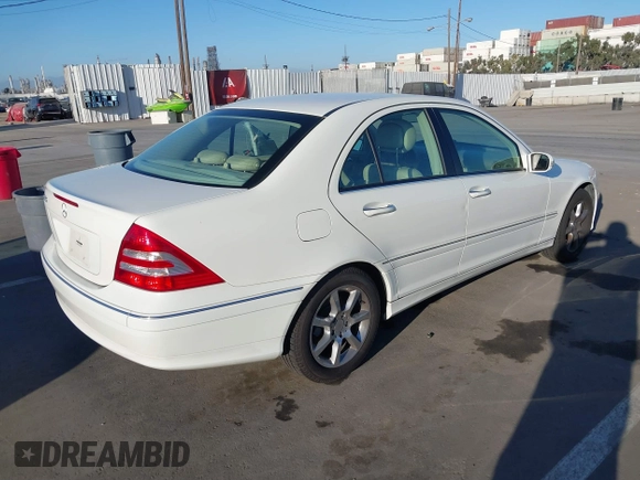 2007 Mercedes-Benz C 280 Luxury z VIN WDBRF54H47A945054, wystawiony jako IAAI lot #41670980 z przebiegiem 119 148 mil mil oraz . Historia ofert i sprzedaży dostępna na DreamBid. Obrazek 4.