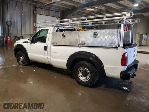 2011 Ford F-250 XL z VIN 1FTBF2A60BEA25184, wystawiony jako Copart lot #57188685 z przebiegiem 141 663 mil mil oraz Czysty tytuł • Clean title. Historia ofert i sprzedaży dostępna na DreamBid. Obrazek 2.