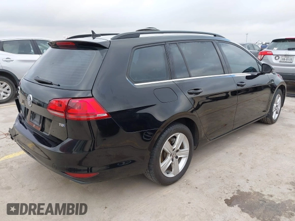 2015 Volkswagen Golf SportWagen TDI SE with VIN 3VWFA7AU8FM507037, listed as a IAAI auction lot 41491550 with 116,751 mi miles. Bid and sale history available at carsss.com. Image 4.