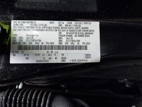 2016 Ford Focus SE with VIN 1FADP3F23GL280843, listed as a IAAI auction lot 41917538 with 125,392 mi miles. Bid and sale history available at carsss.com. Image 9.