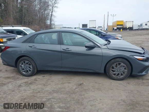 2024 Hyundai Elantra SEL with VIN KMHLM4DGXRU783877, listed as a IAAI auction lot 41892547 with 2,350 mi miles and . Bid and sale history available at DreamBid. Image 13.