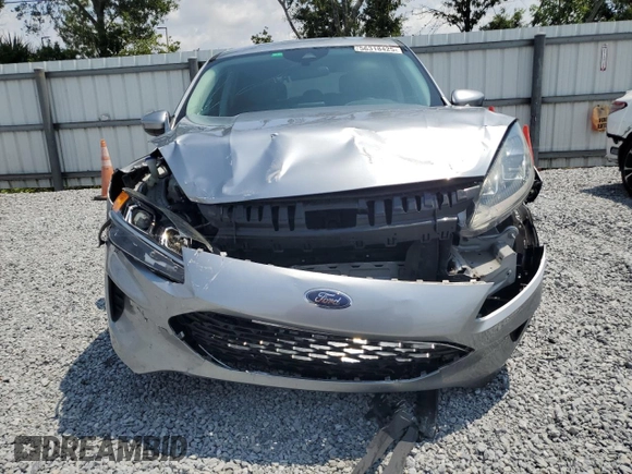 2021 Ford Escape SE z VIN 1FMCU0G64MUA91313, wystawiony jako Copart lot #56318425 z przebiegiem Nie podano mil oraz Szkoda całkowita • Salvage title. Historia ofert i sprzedaży dostępna na DreamBid. Obrazek 5.